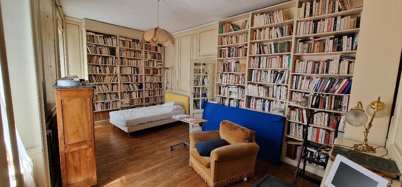 MAISON DE BOURG - ANGERS - 260m2