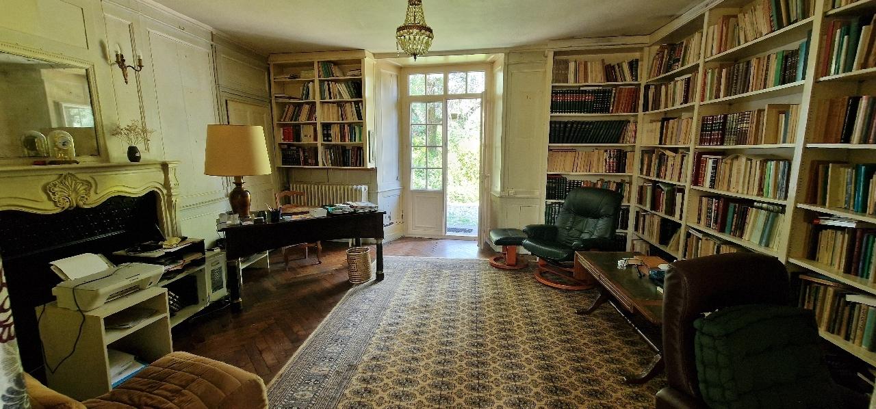 MAISON DE BOURG - ANGERS - 260m2