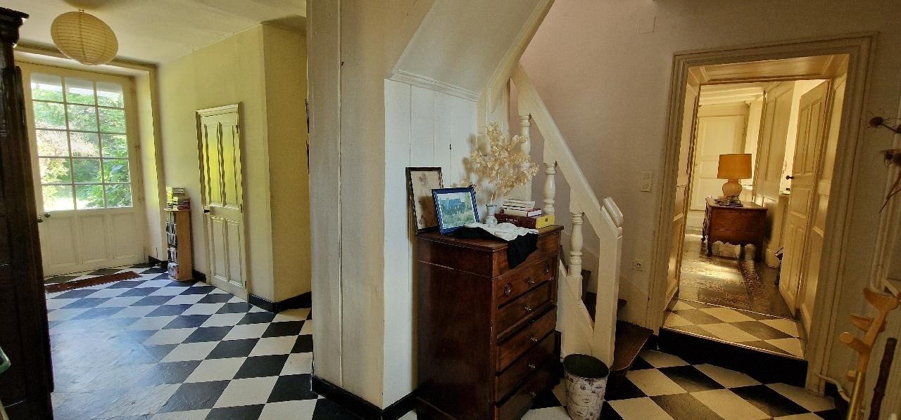 MAISON DE BOURG - ANGERS - 260m2