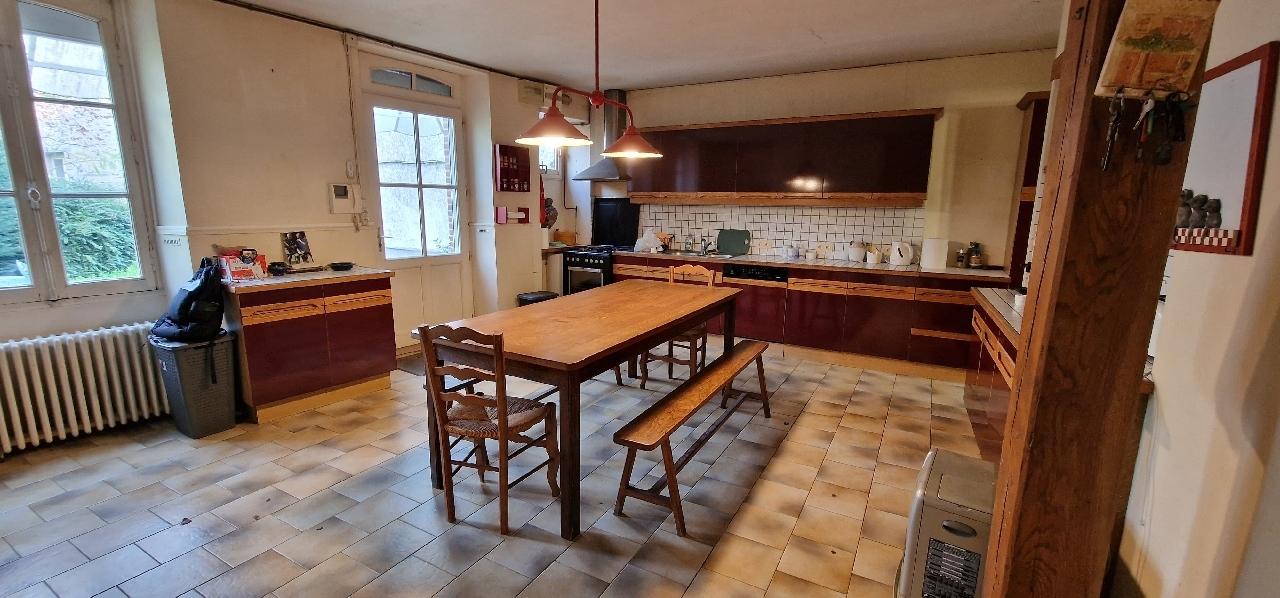 MAISON DE BOURG - ANGERS - 260m2