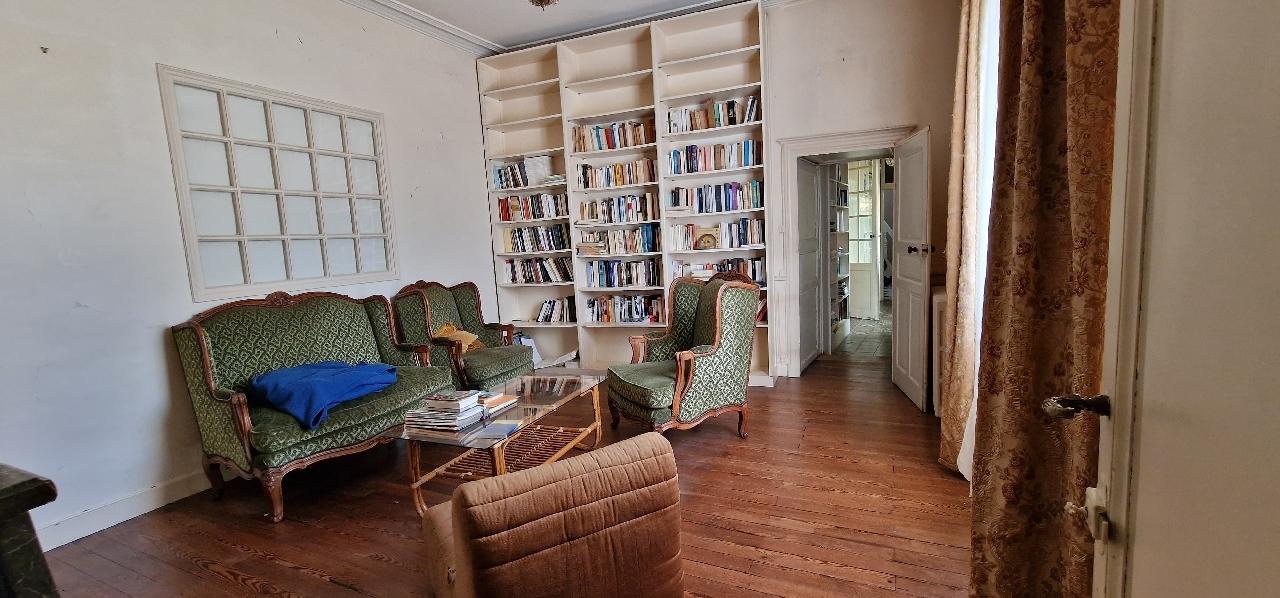 MAISON DE BOURG - ANGERS - 260m2