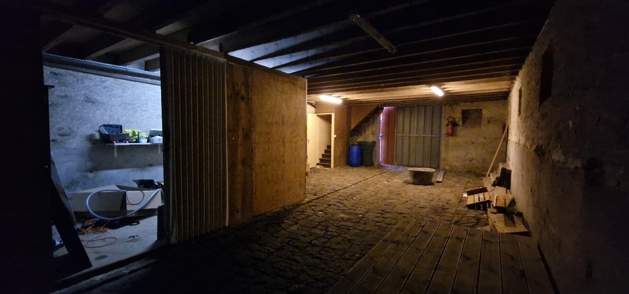 BATIMENT - CANDE - 200m2