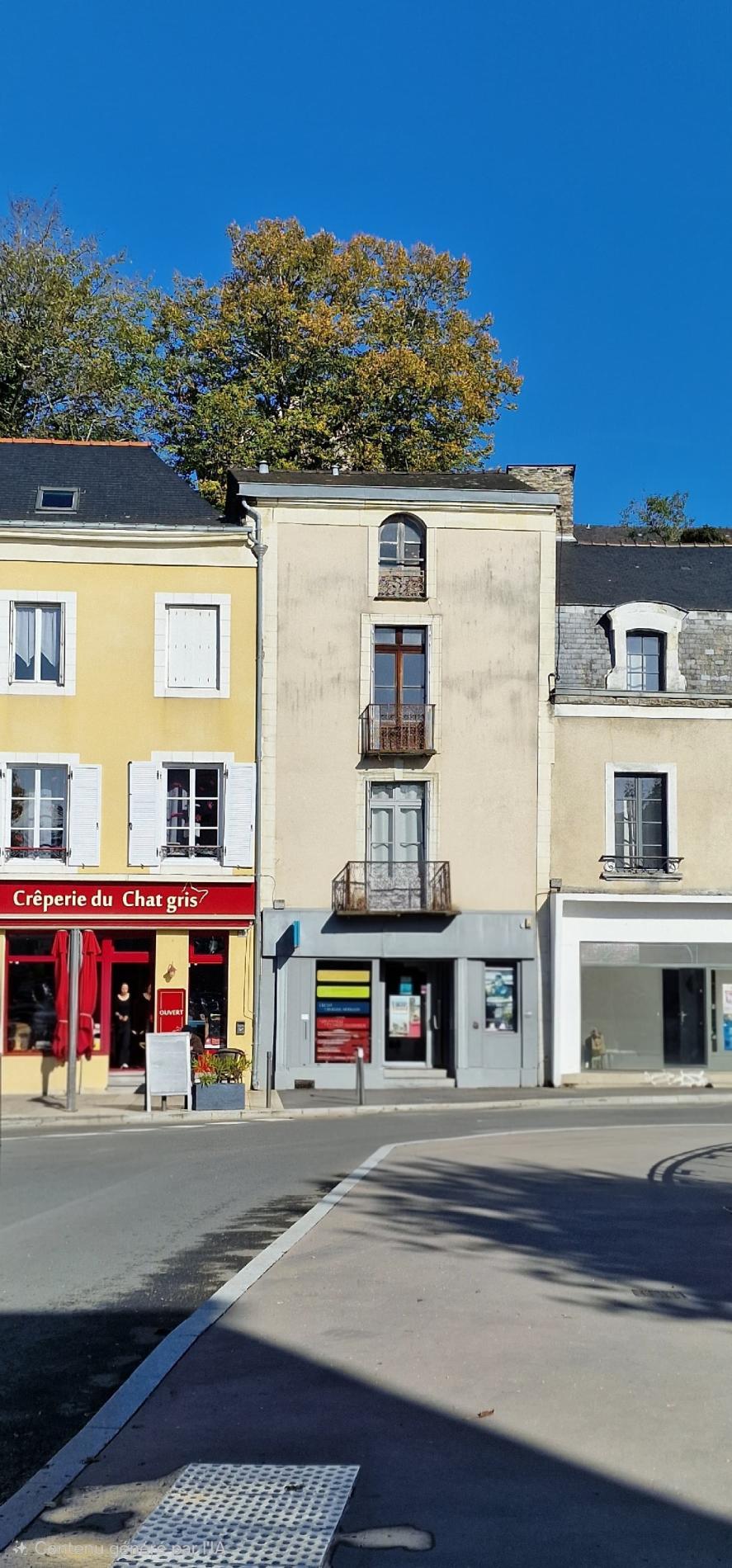 IMMEUBLE - SEGRE - 175m2