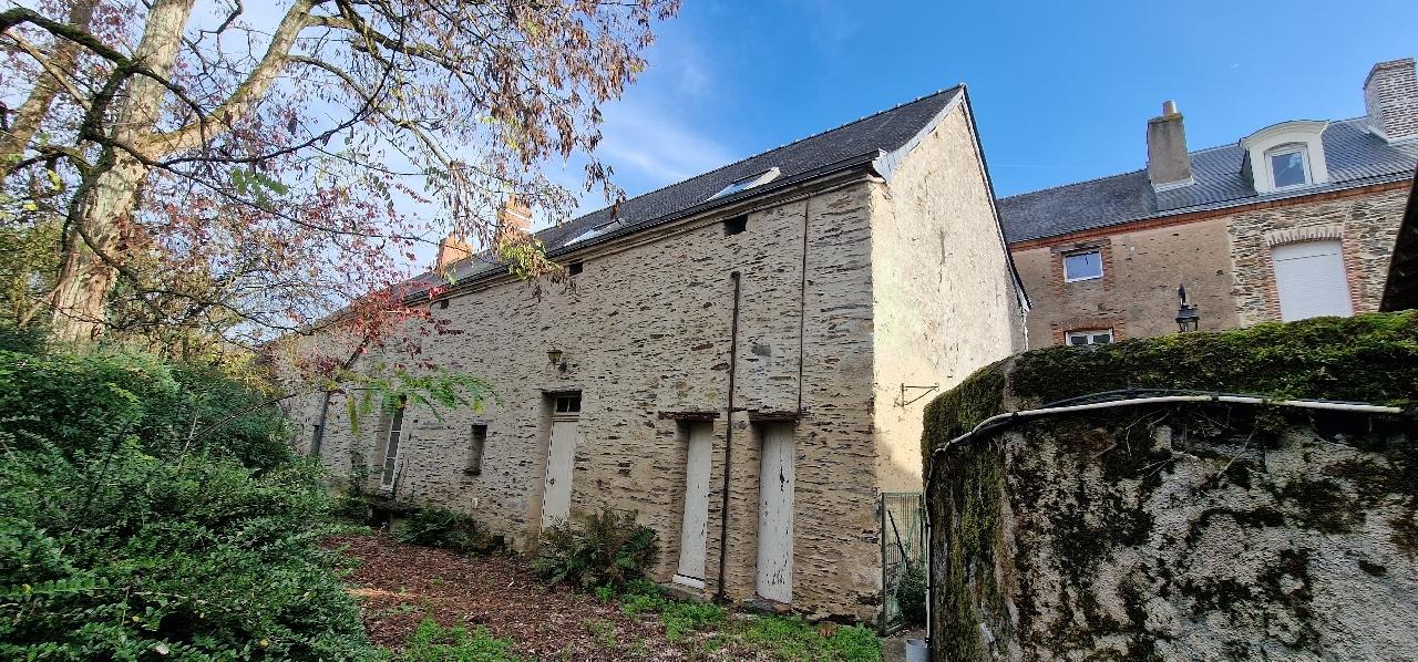 MAISON DE BOURG - ANGERS - 260m2
