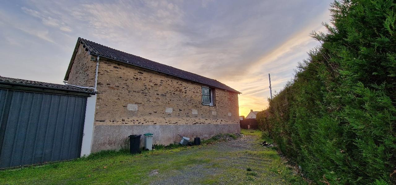 BATIMENT - CANDE - 200m2