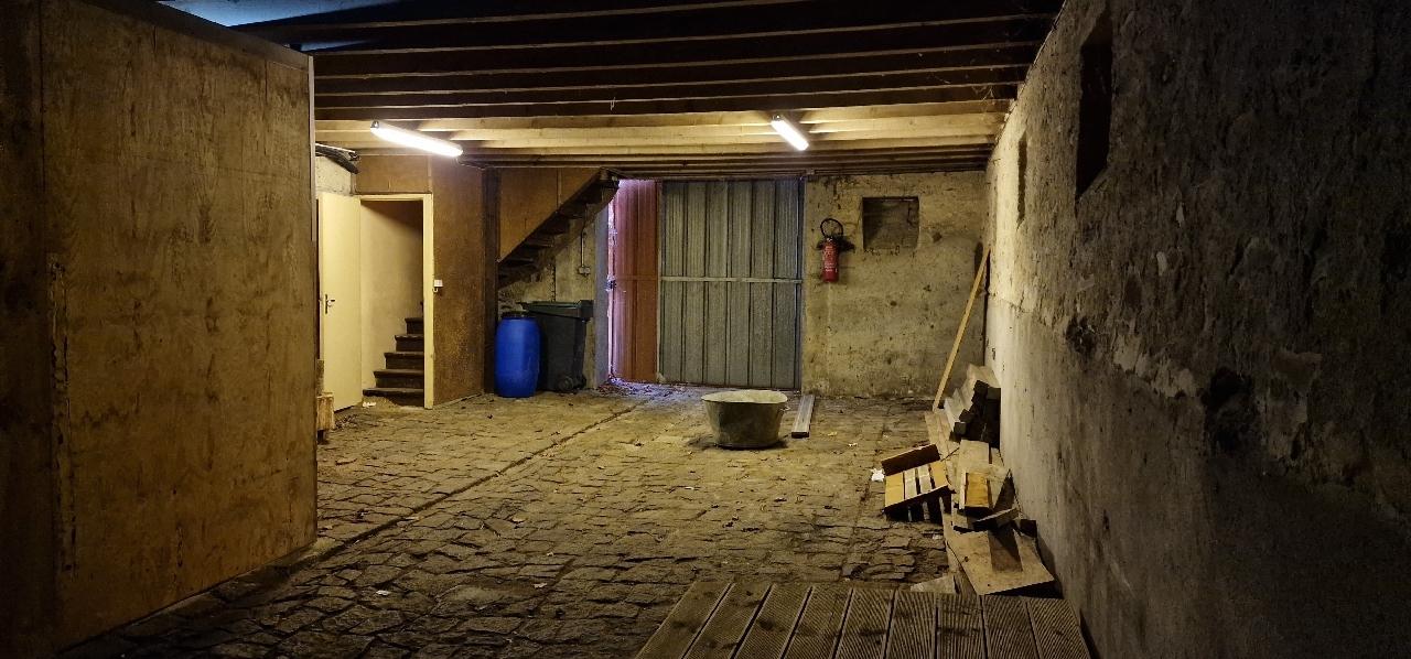 BATIMENT - CANDE - 200m2