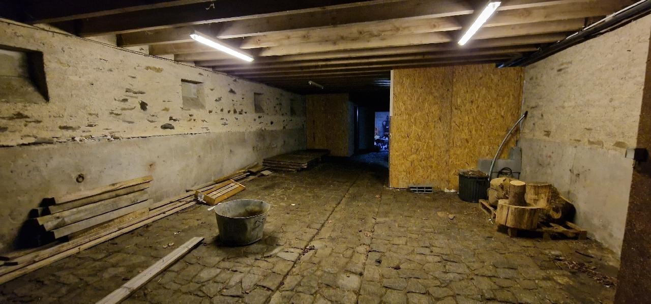 BATIMENT - CANDE - 200m2