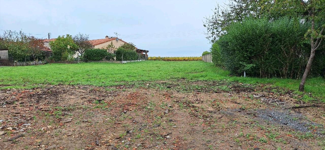 TERRAIN CONSTRUCTIBLE - LIRE - 0m2
