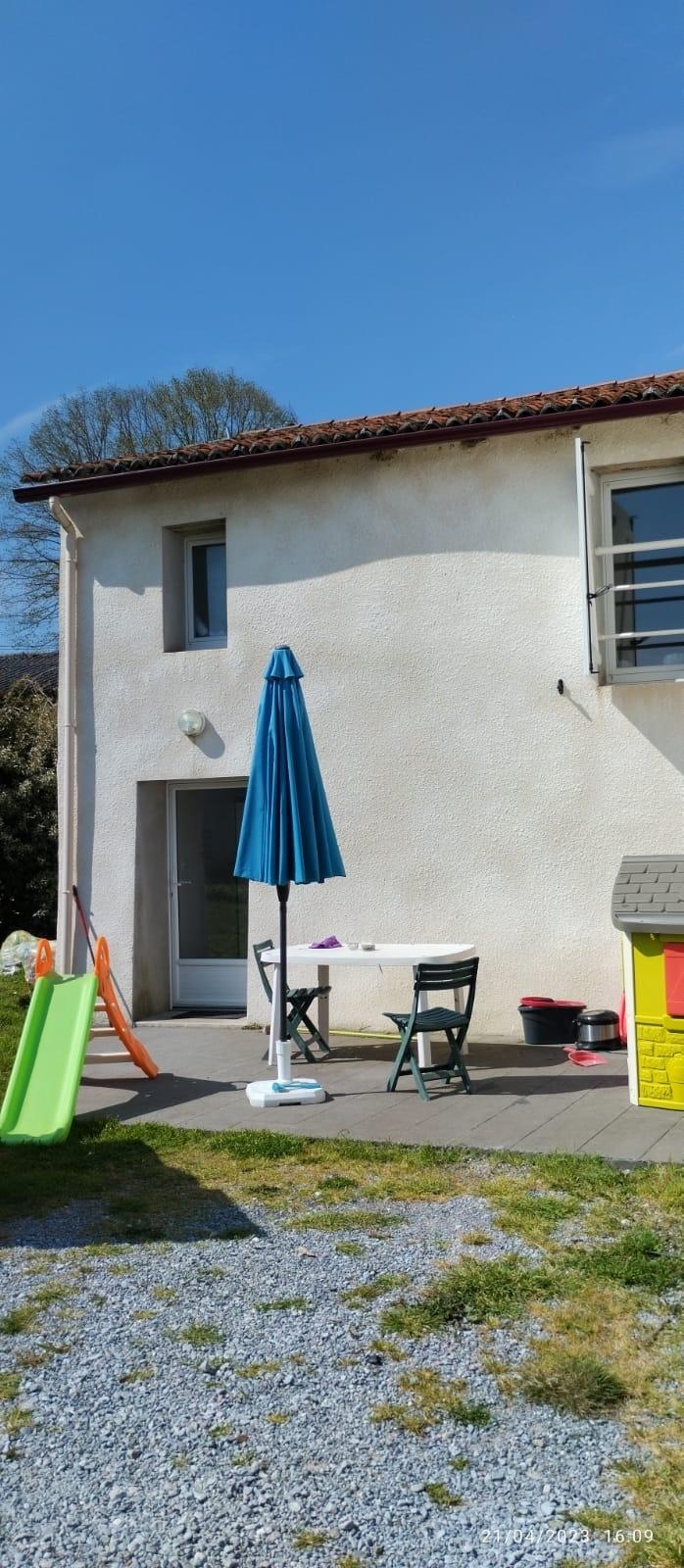 MAISON DE BOURG - BOUZILLE  - 75m2