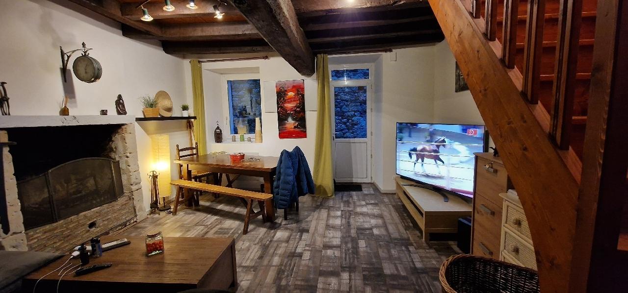 MAISON - BECON LES GRANITS - 47m2